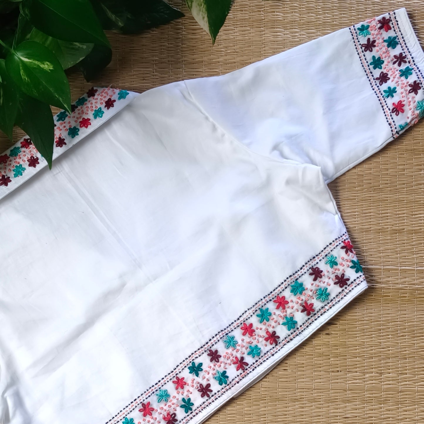White collar neck hand embroidery blouse