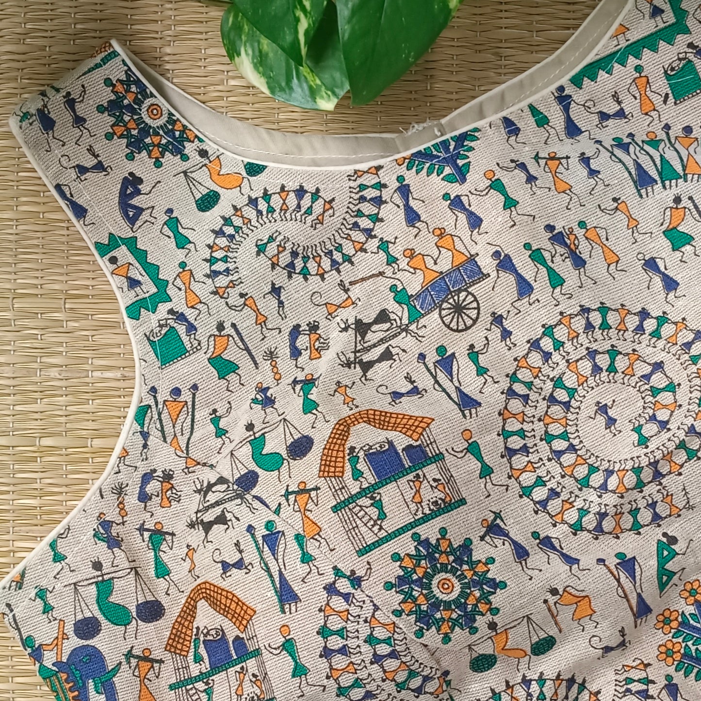 Cotton Tribal print Blouse with attachable sleeves