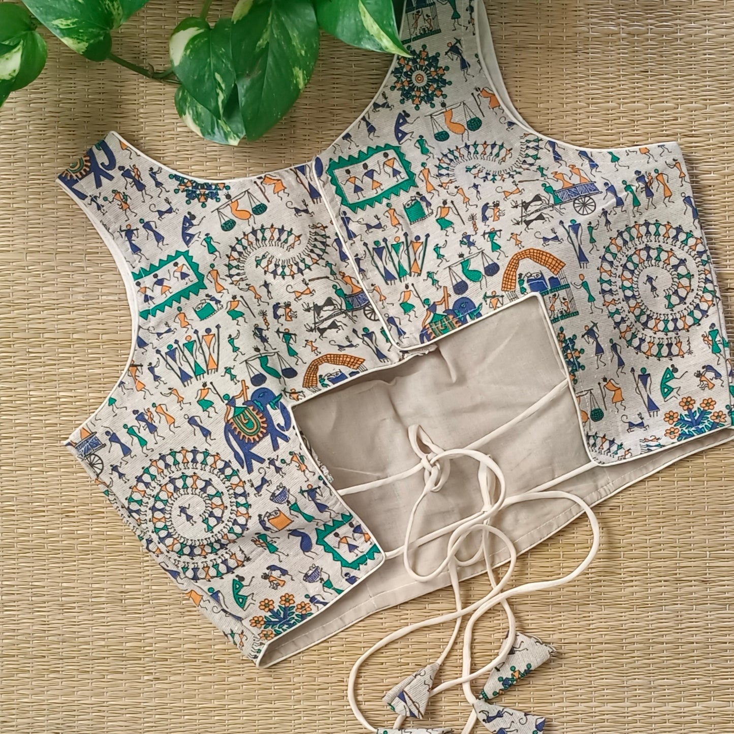 Cotton Tribal print Blouse with attachable sleeves