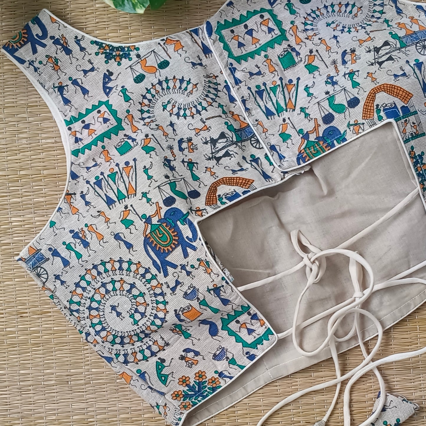 Cotton Tribal print Blouse with attachable sleeves