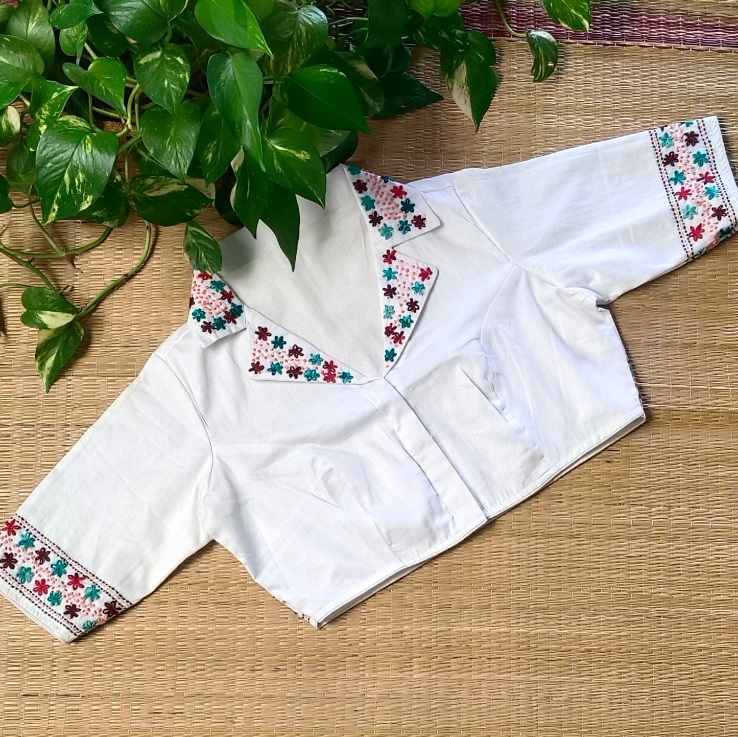 White collar neck hand embroidery blouse