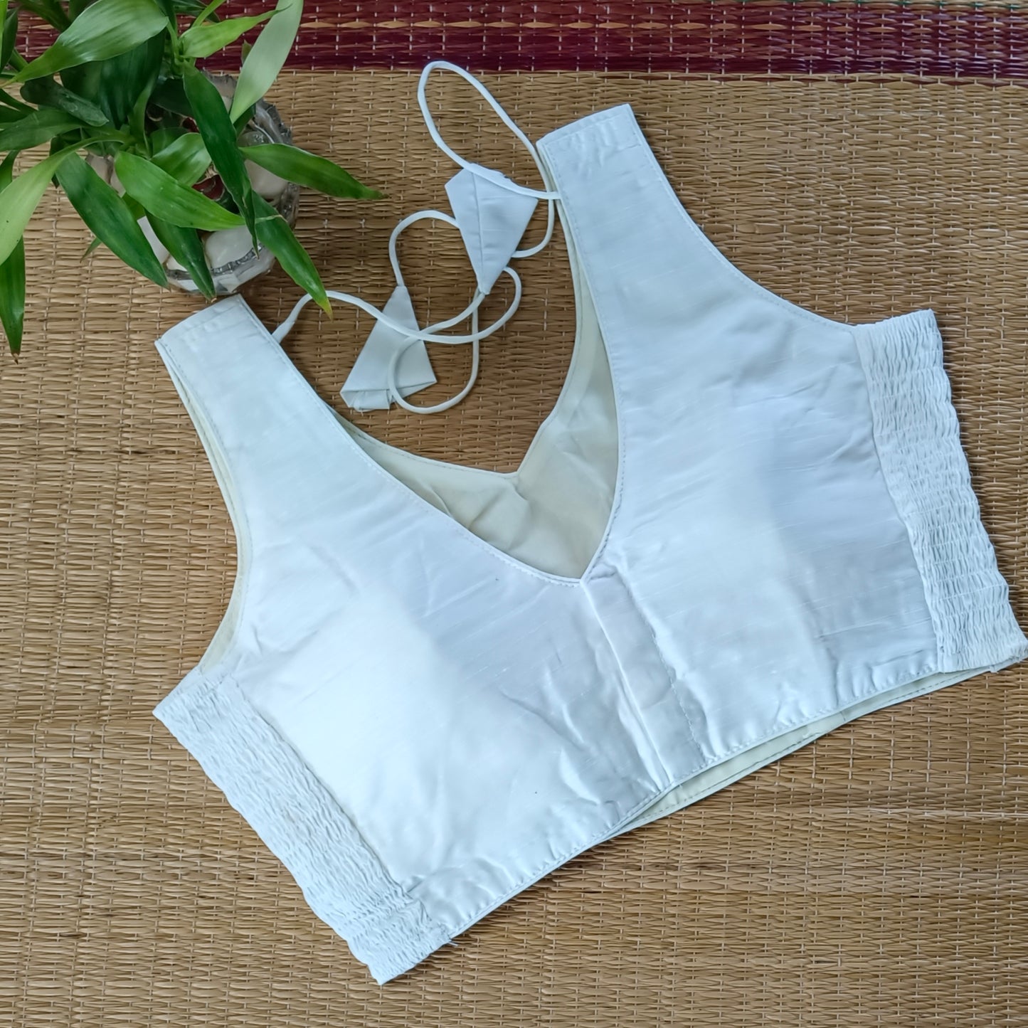 White plain flexifit blouse (attachable sleeves)