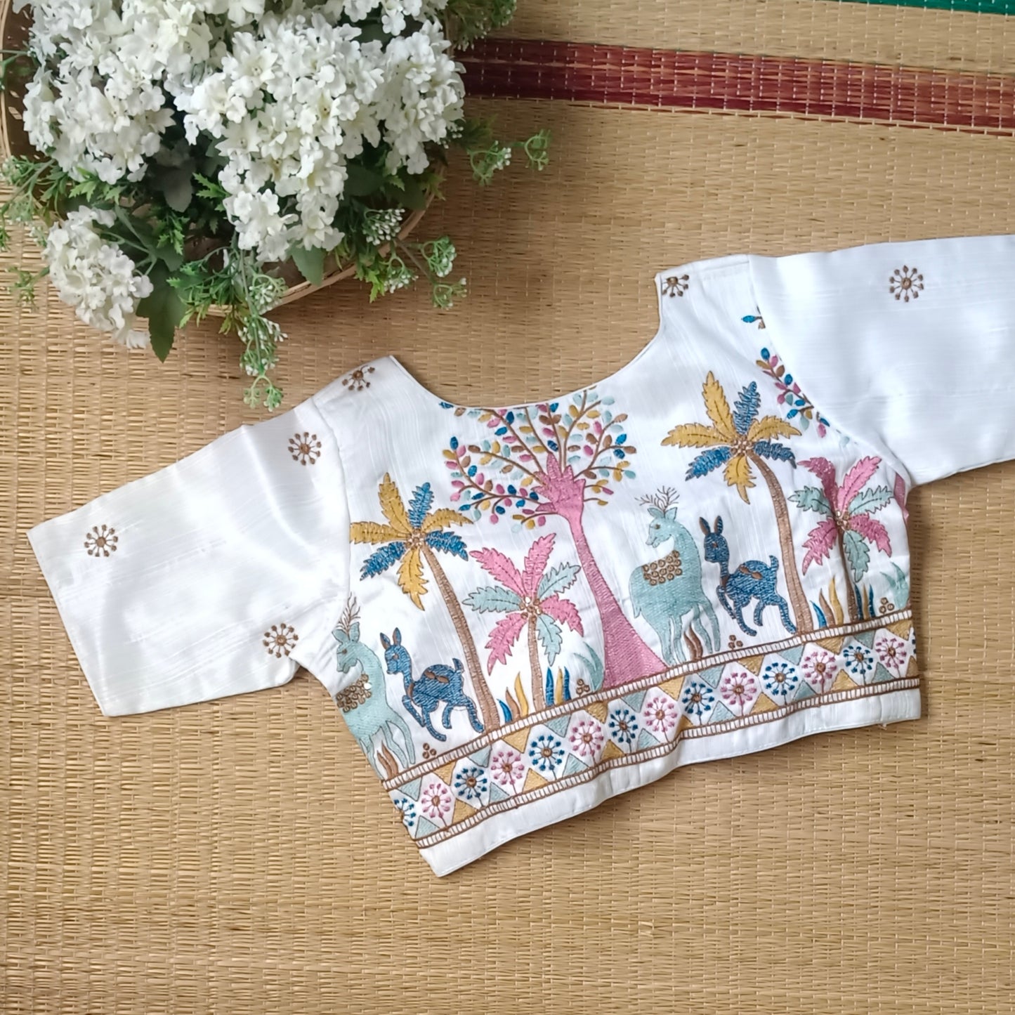 White multicolor embroidery blouse (assorted)