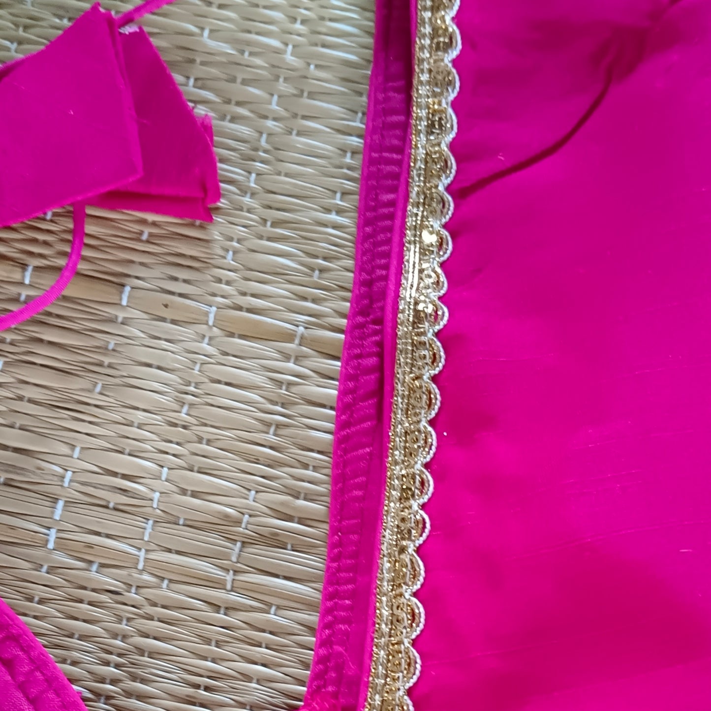 Rani Pink Flexifit Sleeveless Blouse with Lace (attachable sleeves)