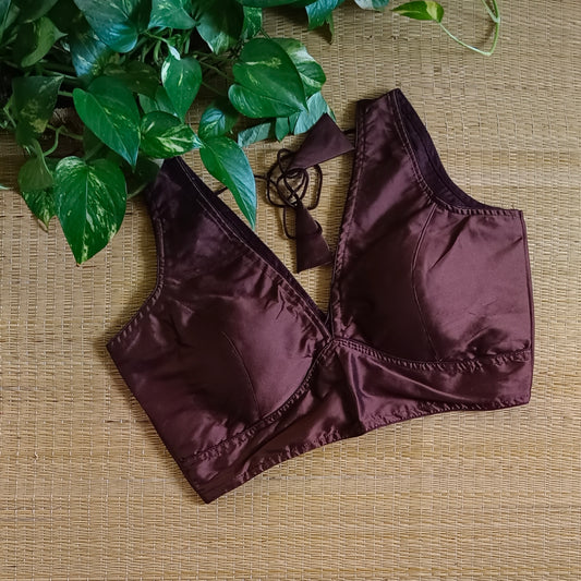 Brown plain V-neck sleeveless blouse