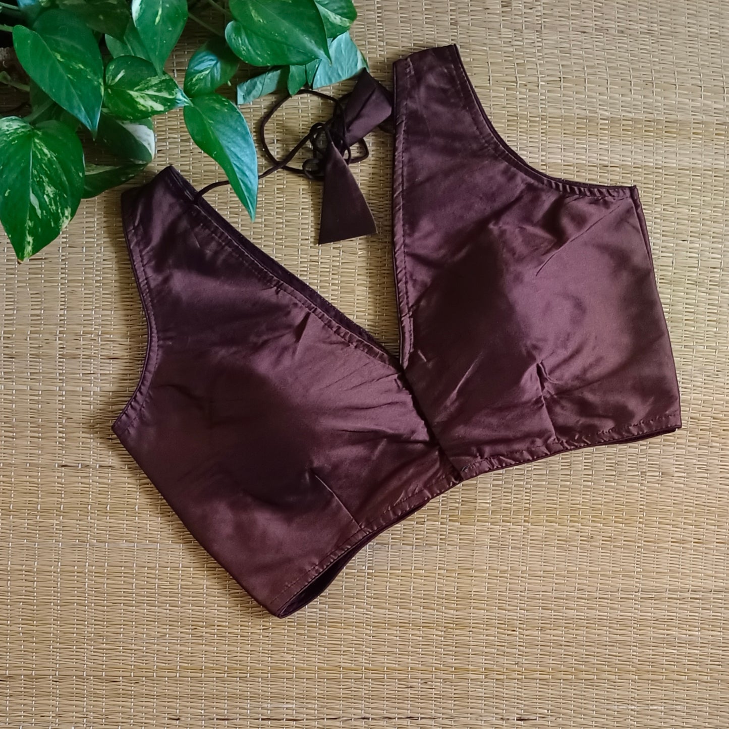 Brown plain V-neck sleeveless blouse