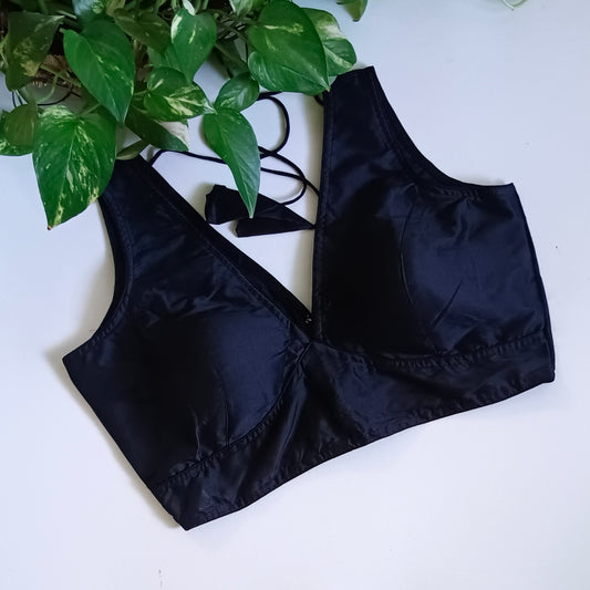 Black plain V-neck sleeveless blouse