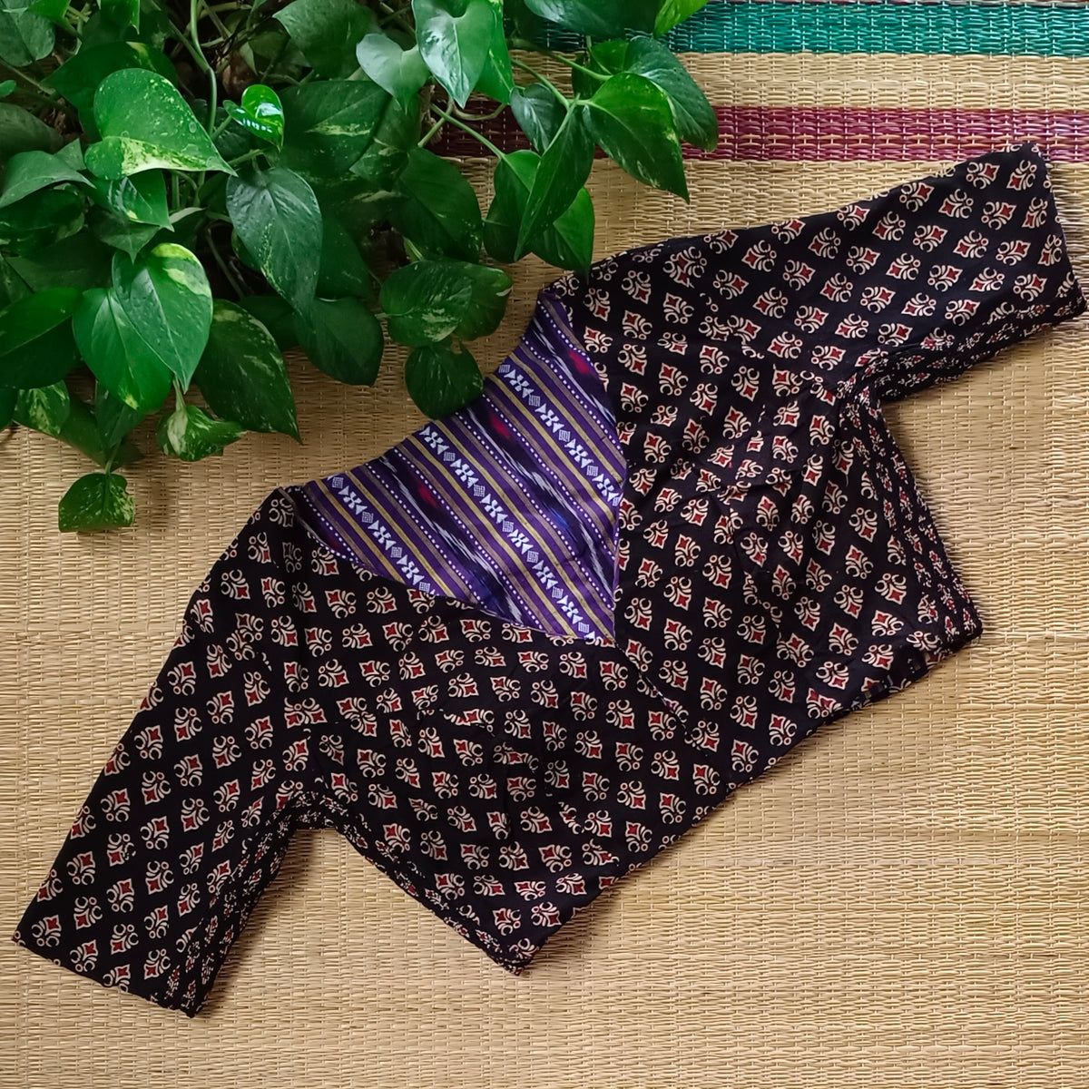 Ajrak & Ikkat Reversible flexi fit blouse 2