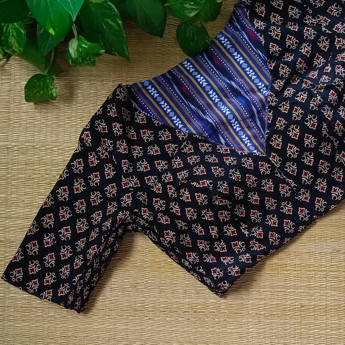 Ajrak & Ikkat Reversible flexi fit blouse 2