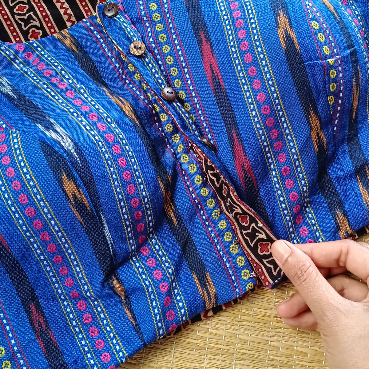 Ajrak & Ikkat Reversible flexi fit blouse 3