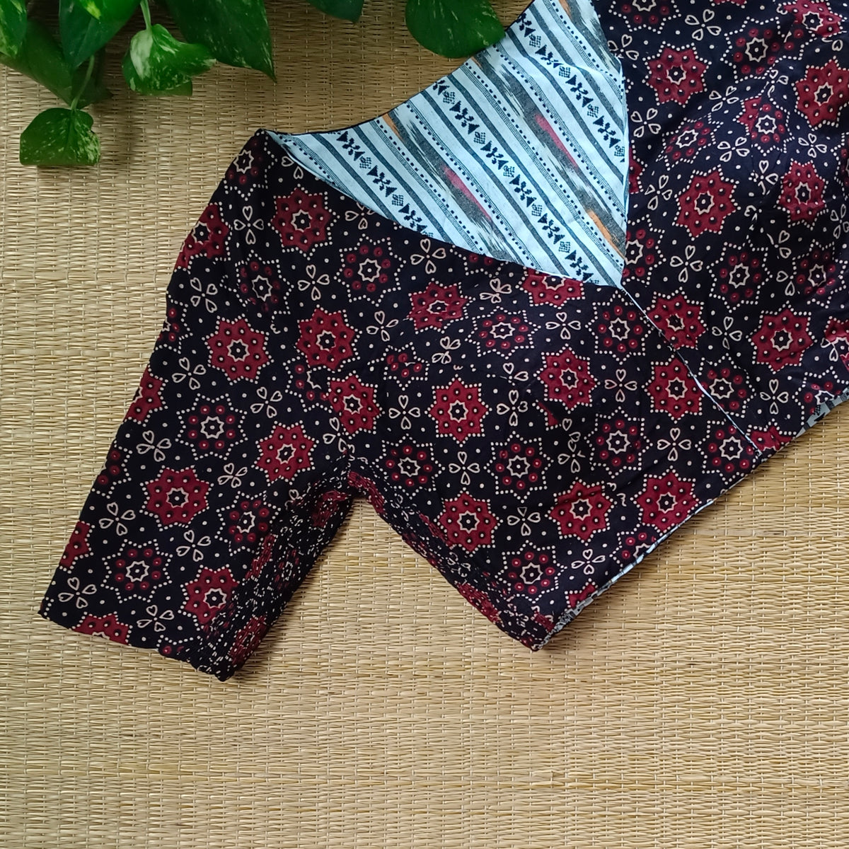 Ajrak & Ikkat Reversible flexi fit blouse 4