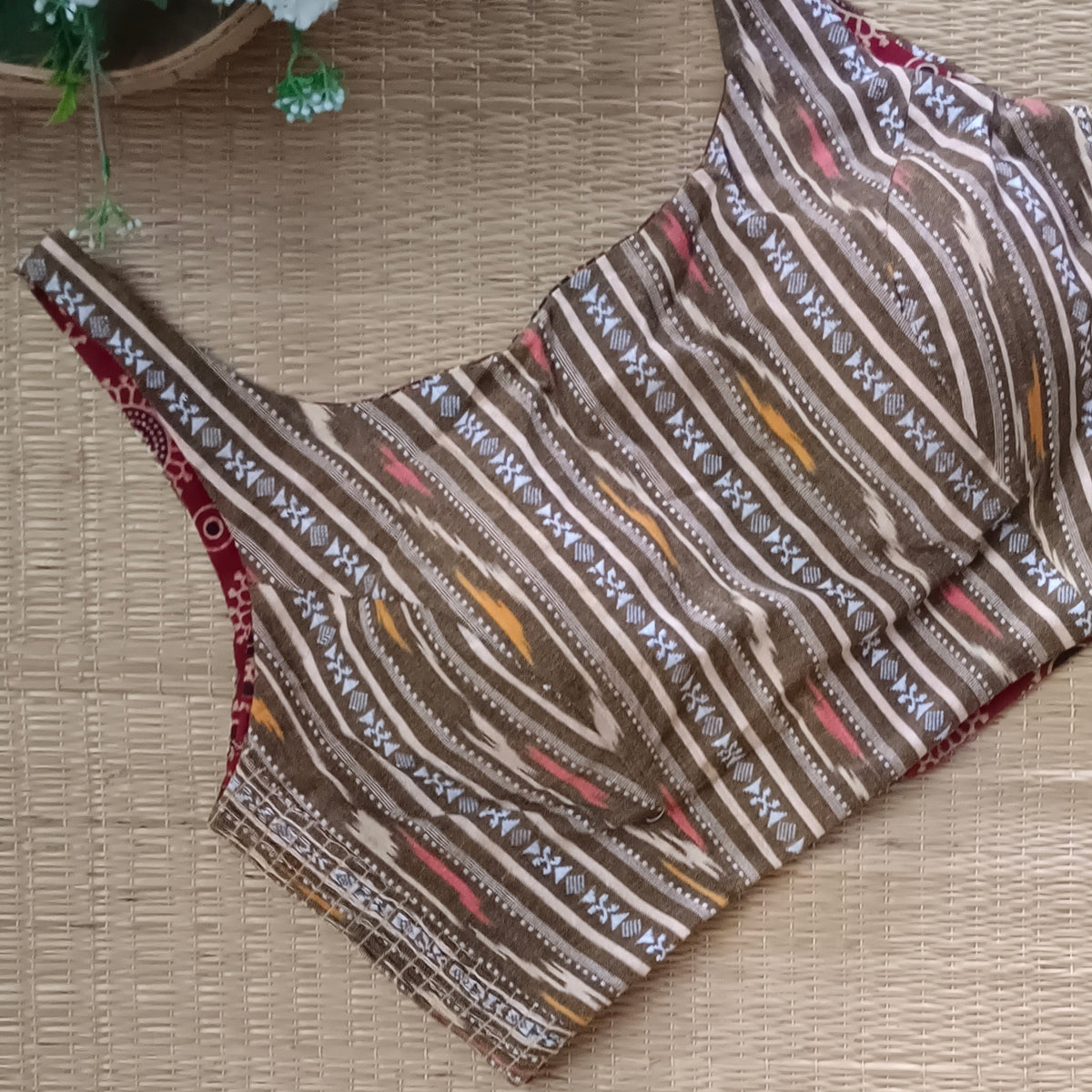 Ajrak & Ikkat Reversible flexi fit sleeveless blouse 4