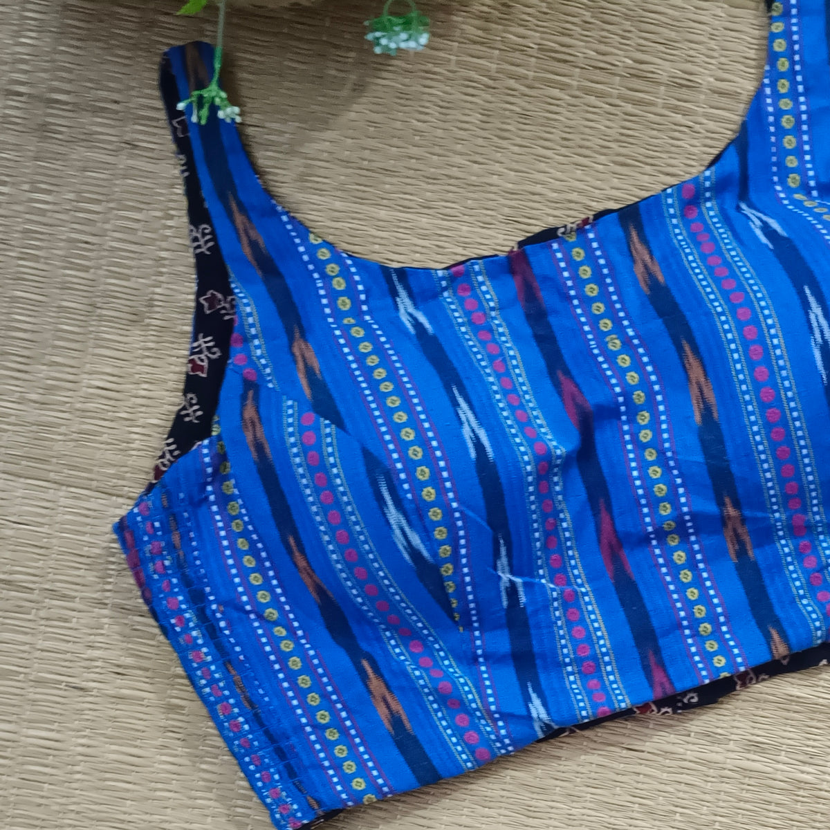 Ajrak & Ikkat Reversible flexi fit sleeveless blouse 5