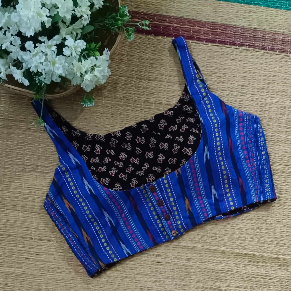 Ajrak & Ikkat Reversible flexi fit sleeveless blouse 5