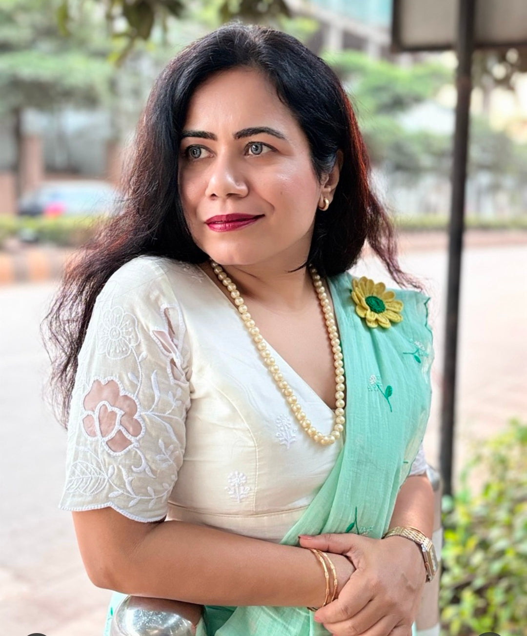 Off White Cotton Blouse With Net Sleeves(assorted)